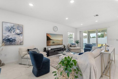 House in Haines City, Florida 4 bedrooms, 229.56 sq.m. № 1689992 - photo 6