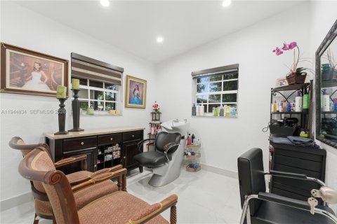 Villa ou maison à vendre à Miami Gardens, Floride: 2 chambres, 63.17 m2 № 2001191 - photo 12