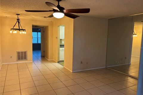 Copropriété à louer à Clearwater, Floride: 1 chambre, 55.09 m2 № 2405150 - photo 6