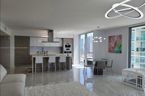 Condo in Sunny Isles Beach, Florida, 3 bedrooms № 1935589 - photo 15