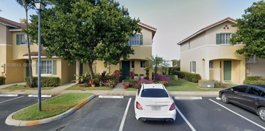 Adosado en North Lauderdale, Florida 2 dormitorios, 107.86 m2 № 2153683