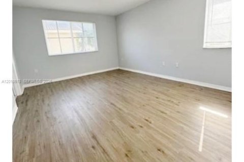 Adosado en alquiler en North Lauderdale, Florida, 2 dormitorios, 107.86 m2 № 2153683 - foto 5