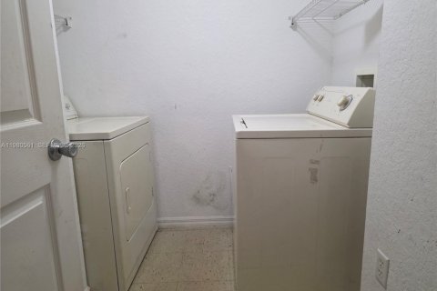 Снять в аренду кондоминиум в Корал-Спрингс, Флорида 1 спальня, 66.52м2, № 2043827 - фото 9