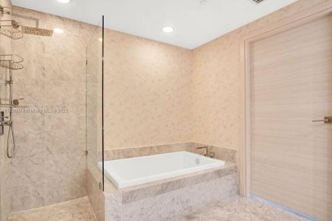 Copropriété à vendre à Miami, Floride: 2 chambres, 107.02 m2 № 1933974 - photo 19