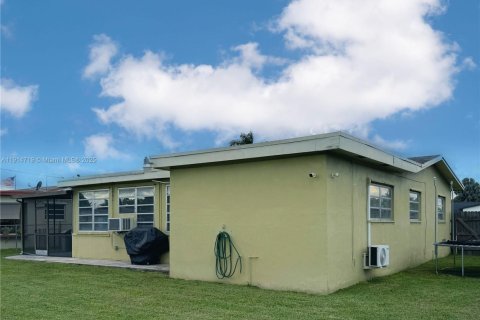 Villa ou maison à vendre à Homestead, Floride: 3 chambres, 136.01 m2 № 2082444 - photo 4