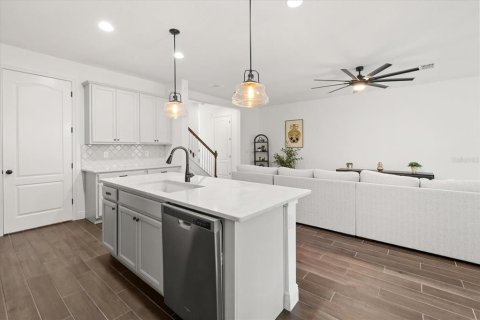 Adosado en venta en Apopka, Florida, 3 dormitorios, 200.76 m2 № 2100101 - foto 7