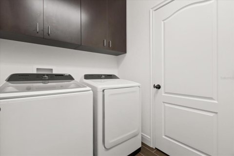 Adosado en venta en Apopka, Florida, 3 dormitorios, 200.76 m2 № 2100101 - foto 25