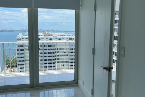 Condo in North Bay Village, Florida, 2 bedrooms  № 1743832 - photo 18