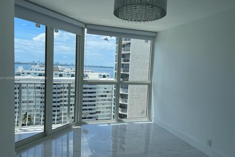 Condo in North Bay Village, Florida, 2 bedrooms  № 1743832 - photo 25