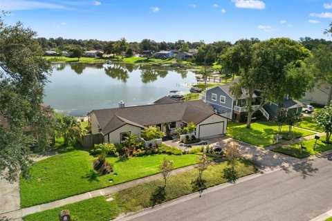 House in Altamonte Springs, Florida 3 bedrooms, 169.73 sq.m. № 2150308 - photo 2
