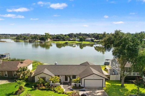 Villa ou maison à Altamonte Springs, Floride 3 chambres, 169.73 m2 № 2150308