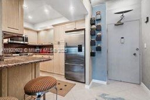 Condominio en venta en Hallandale Beach, Florida, 1 dormitorio, 80.82 m2 № 1975070 - foto 5