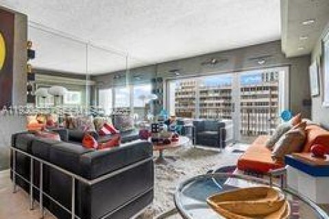 Condominio en venta en Hallandale Beach, Florida, 1 dormitorio, 80.82 m2 № 1975070 - foto 14