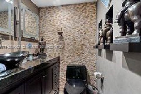 Condominio en venta en Hallandale Beach, Florida, 1 dormitorio, 80.82 m2 № 1975070 - foto 4