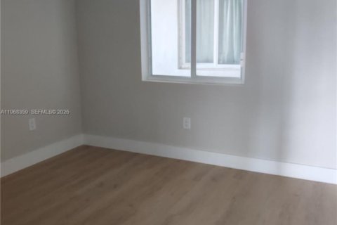 Снять в аренду квартиру в Майами, Флорида 1 спальня, 69.68м2, № 2029543 - фото 8