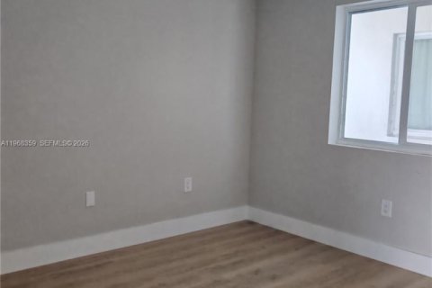 Снять в аренду квартиру в Майами, Флорида 1 спальня, 69.68м2, № 2029543 - фото 9