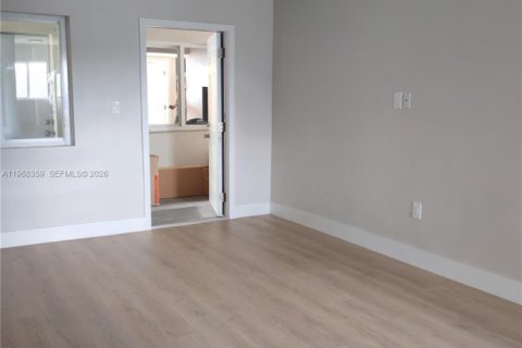 Снять в аренду квартиру в Майами, Флорида 1 спальня, 69.68м2, № 2029543 - фото 10