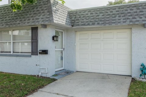 Condo in Largo, Florida, 2 bedrooms  № 2147491 - photo 3