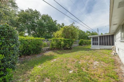 Condo in Largo, Florida, 2 bedrooms  № 2147491 - photo 28