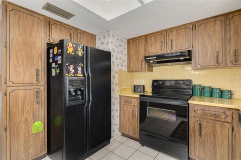 Condo in Largo, Florida, 2 bedrooms  № 2147491 - photo 10