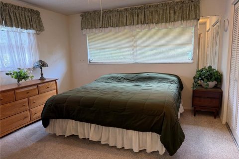Condo in Largo, Florida, 2 bedrooms  № 2147491 - photo 20