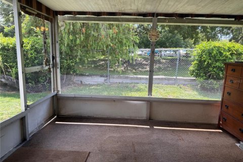 Condo in Largo, Florida, 2 bedrooms  № 2147491 - photo 15