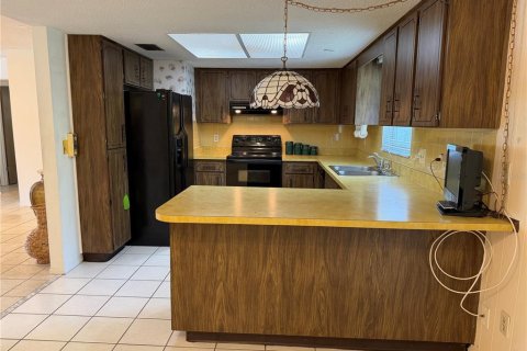 Condo in Largo, Florida, 2 bedrooms  № 2147491 - photo 12