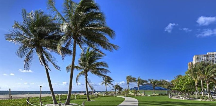 Condo in Pompano Beach, Florida, 1 bedroom № 1168589