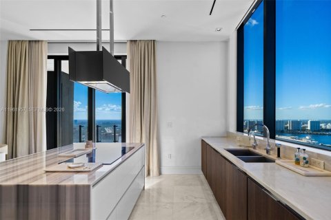 Copropriété à louer à Sunny Isles Beach, Floride: 3 chambres, 189.71 m2 № 2080876 - photo 17