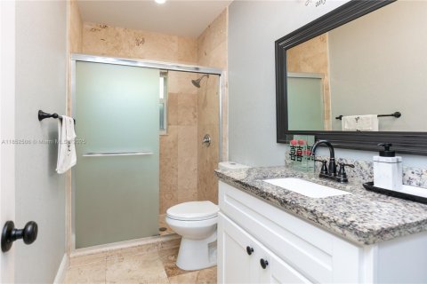 House in Miami, Florida 3 bedrooms, 117.71 sq.m. № 1858803 - photo 23