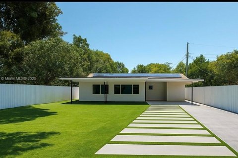 House in Miami, Florida 3 bedrooms, 117.71 sq.m. № 1858803 - photo 3