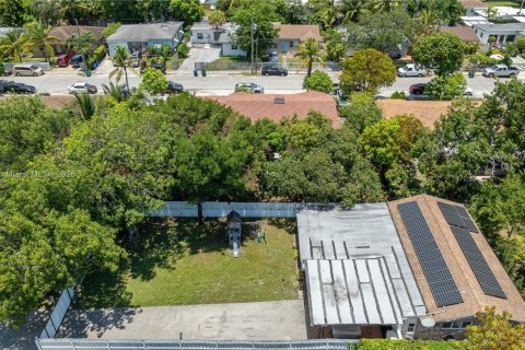 House in Miami, Florida 3 bedrooms, 117.71 sq.m. № 1858803 - photo 13