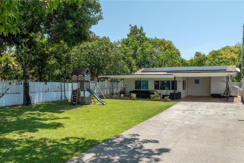 House in Miami, Florida 3 bedrooms, 117.71 sq.m. № 1858803 - photo 2
