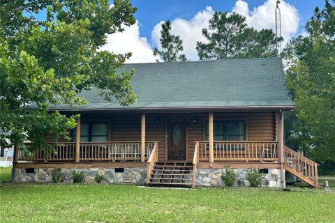 House in Bronson, Florida 3 bedrooms, 122.63 sq.m. № 1885487 - photo 1