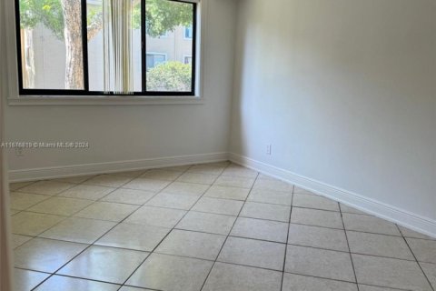 Condo in Coral Springs, Florida, 2 bedrooms  № 1763302 - photo 12