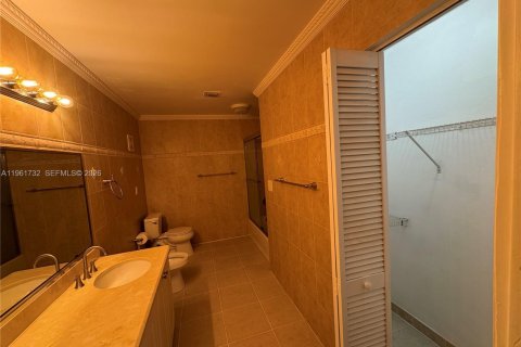 Снять в аренду кондоминиум в Дорал, Флорида 2 спальни, 148.64м2, № 2025112 - фото 17
