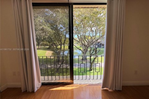 Снять в аренду кондоминиум в Дорал, Флорида 2 спальни, 148.64м2, № 2025112 - фото 15