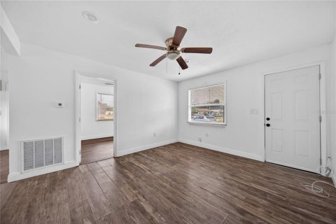 Propiedad comercial en venta en Titusville, Florida, 120.59 m2 № 2122914 - foto 8
