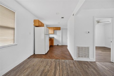 Propiedad comercial en venta en Titusville, Florida, 120.59 m2 № 2122914 - foto 5