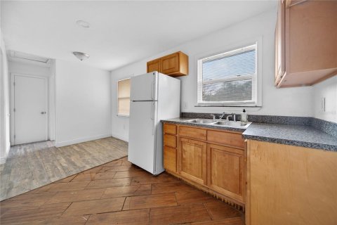 Propiedad comercial en venta en Titusville, Florida, 120.59 m2 № 2122914 - foto 6