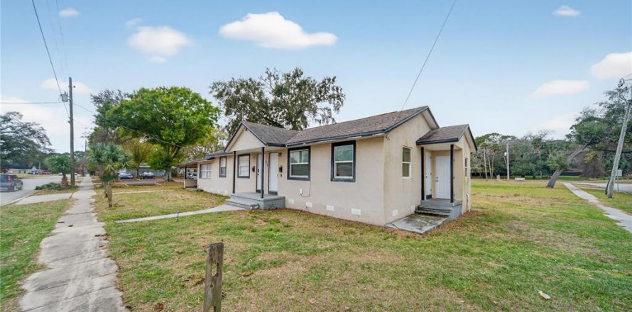 Propiedad comercial en Titusville, Florida 120.59 m2 № 2122914