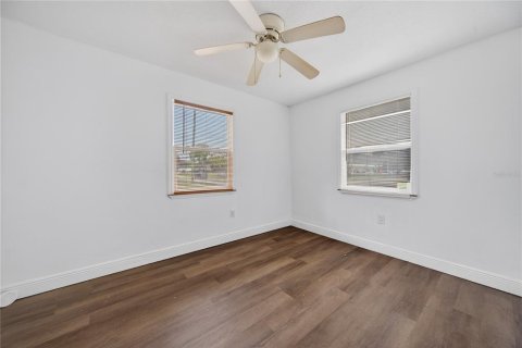 Propiedad comercial en venta en Titusville, Florida, 120.59 m2 № 2122914 - foto 13