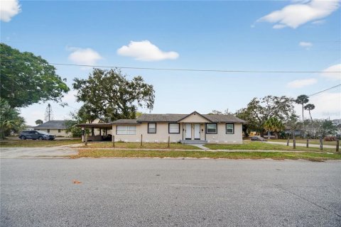 Propiedad comercial en venta en Titusville, Florida, 120.59 m2 № 2122914 - foto 2