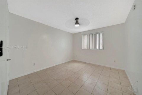 Copropriété à vendre à Davie, Floride: 3 chambres, 122.07 m2 № 1999627 - photo 17