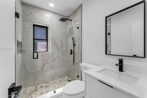 Casa en venta en Miami, Florida, 3 dormitorios, 103.68 m2 № 2057336 - foto 20