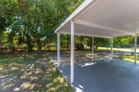 Casa en venta en Miami, Florida, 3 dormitorios, 103.68 m2 № 2057336 - foto 28
