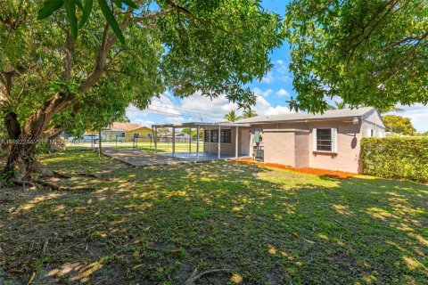 Casa en venta en Miami, Florida, 3 dormitorios, 103.68 m2 № 2057336 - foto 27