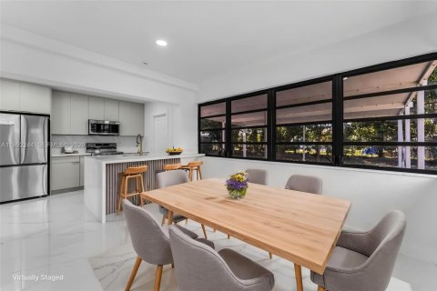 Casa en venta en Miami, Florida, 3 dormitorios, 103.68 m2 № 2057336 - foto 10