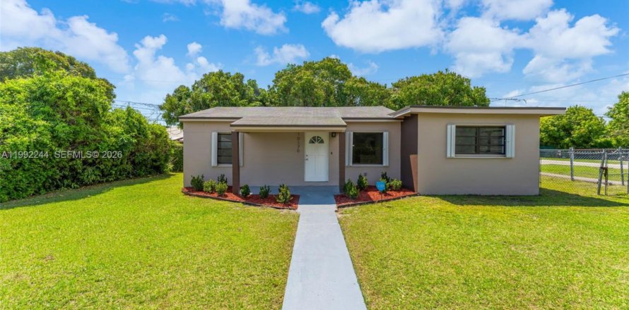 Casa en Miami, Florida 3 dormitorios, 103.68 m2 № 2057336