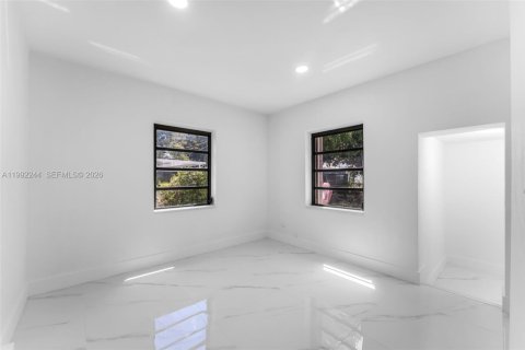Casa en venta en Miami, Florida, 3 dormitorios, 103.68 m2 № 2057336 - foto 23